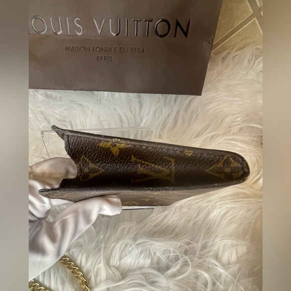 Vintage Louis Vuitton Monogram Pouch 15 - Picture 11 of 14
